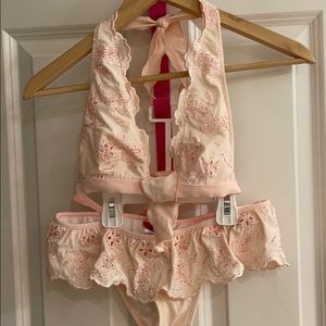 Light pink bikini size S